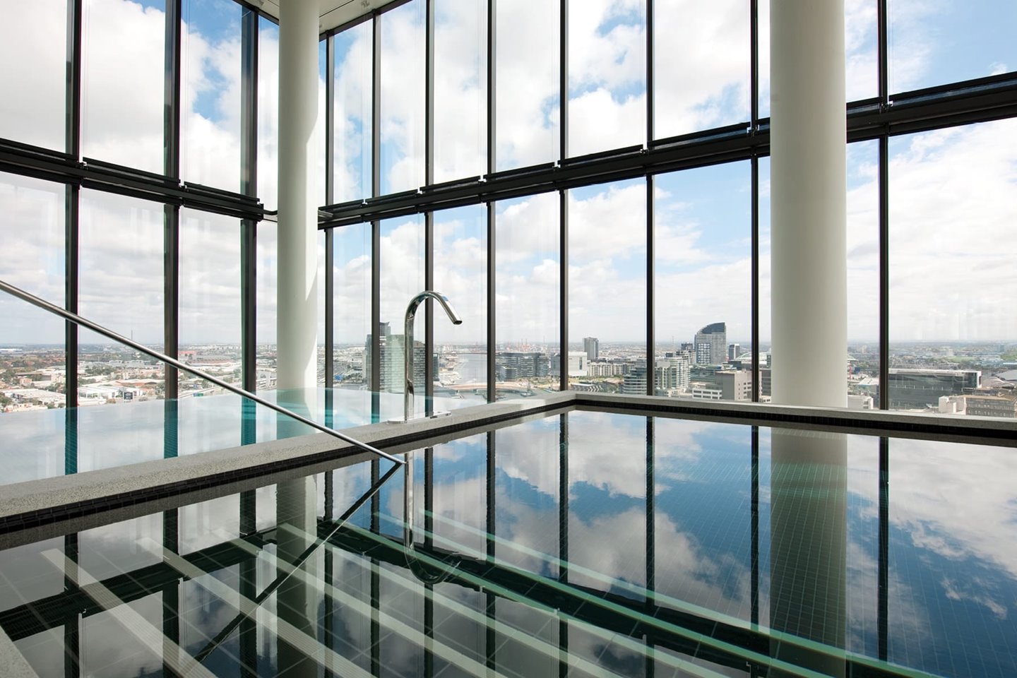 Infinity Pool at Crown Metropol Crown Melbourne