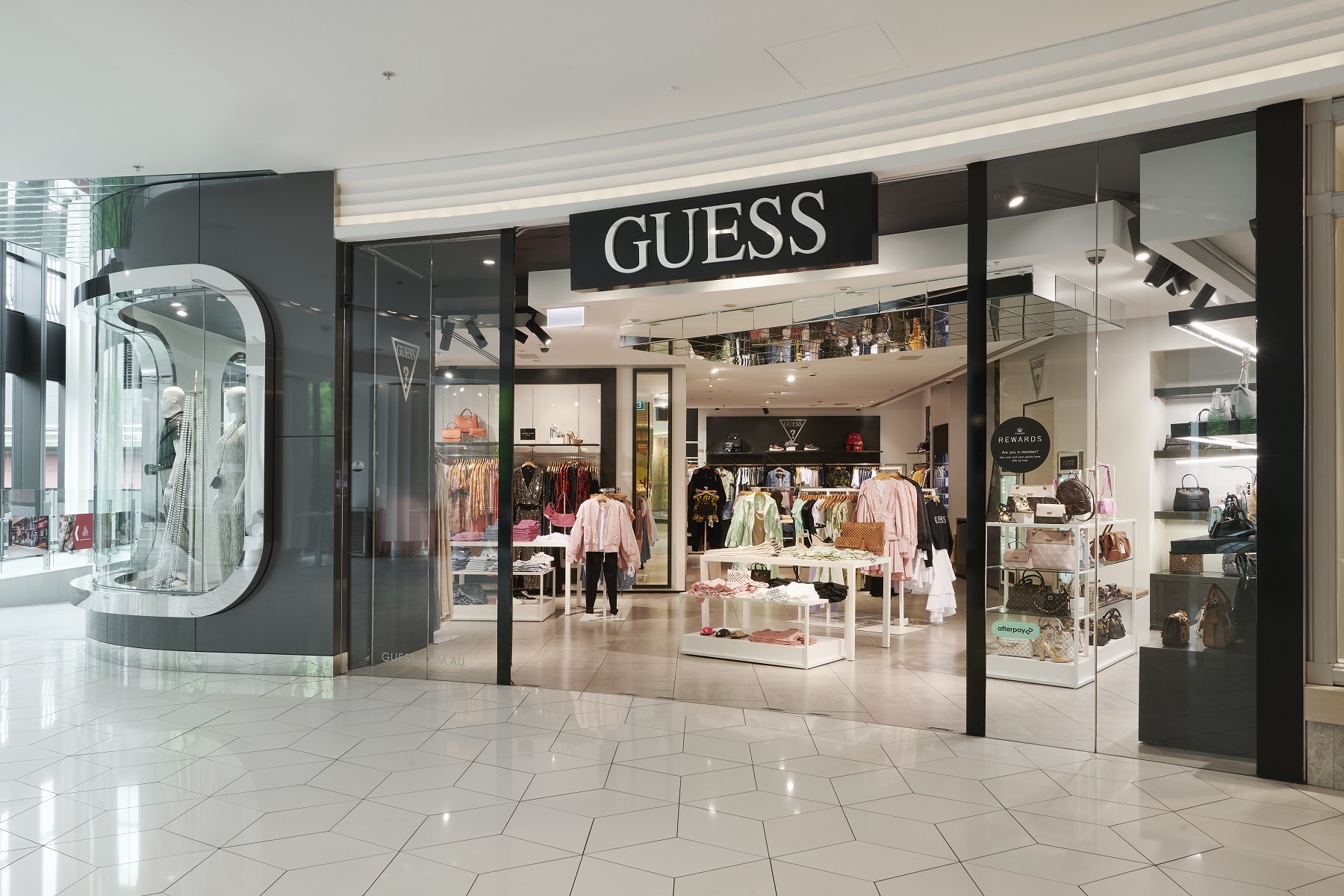 Blozend Afname Formuleren GUESS - Crown Melbourne